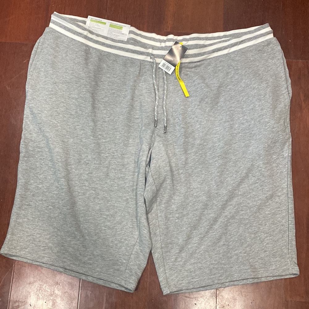 Livergy Shorts men casual gray shorts size 4xL NWT